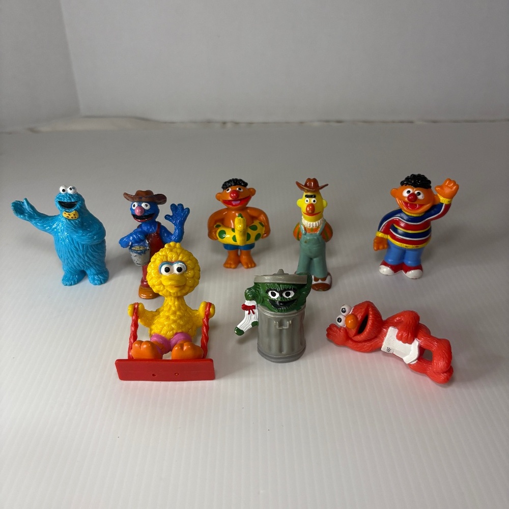 Vintage Sesame Street Lot 8 CookieMonster,BigBird,Oscar, Cake Topper PVC Figures